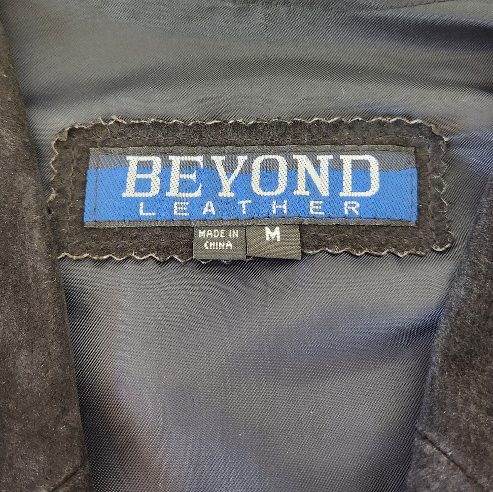 Beyond Leather Vintage Western Vest - Picture 9 of 11